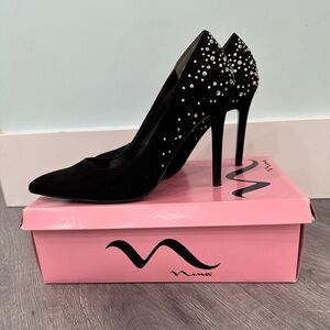 Worn Nina glam suede pumps size 7.5